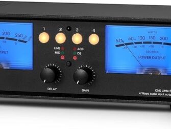Schwarzer Audio-Vorverstärker mit zwei blau beleuchteten VU-Metern